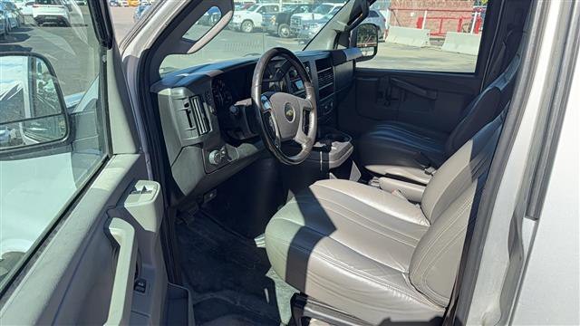2017 Chevrolet Express Image 6