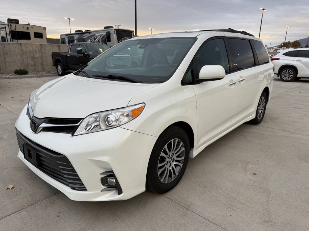 2018 Toyota Sienna Image 7