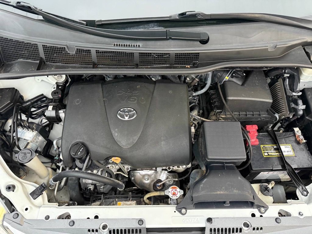 2018 Toyota Sienna Image 10