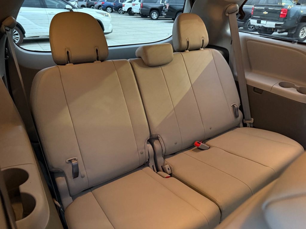 2018 Toyota Sienna Image 18