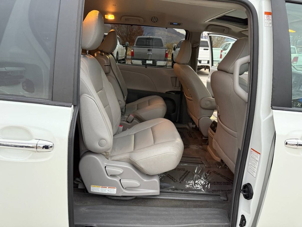 2018 Toyota Sienna Image 19