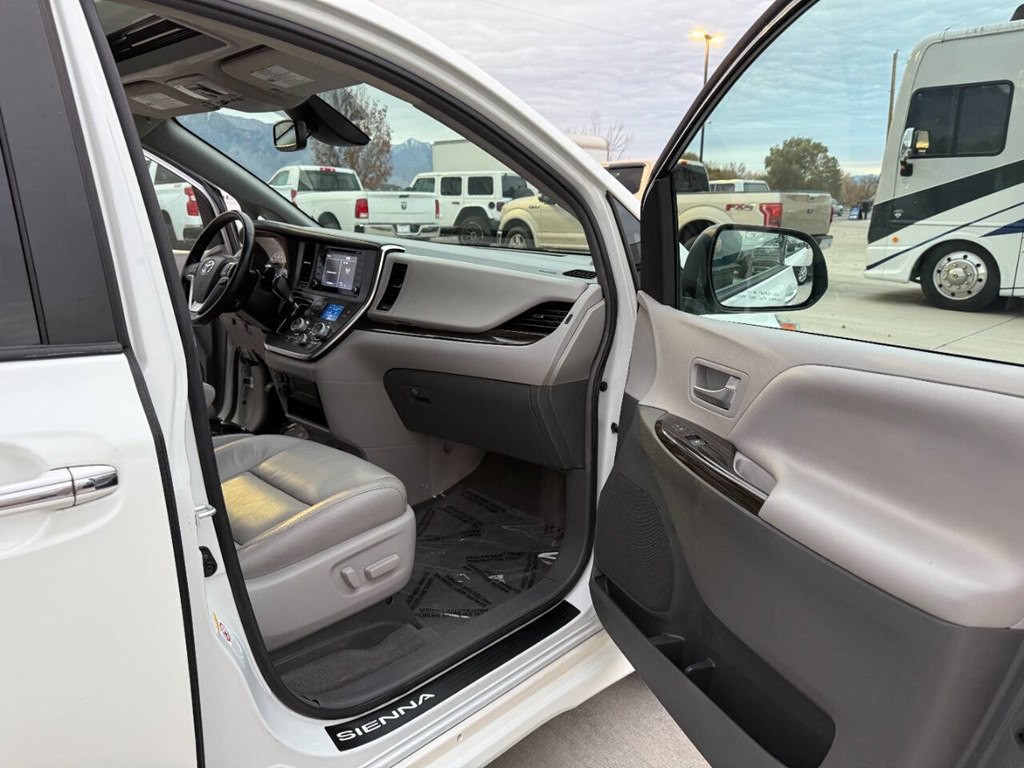 2018 Toyota Sienna Image 24