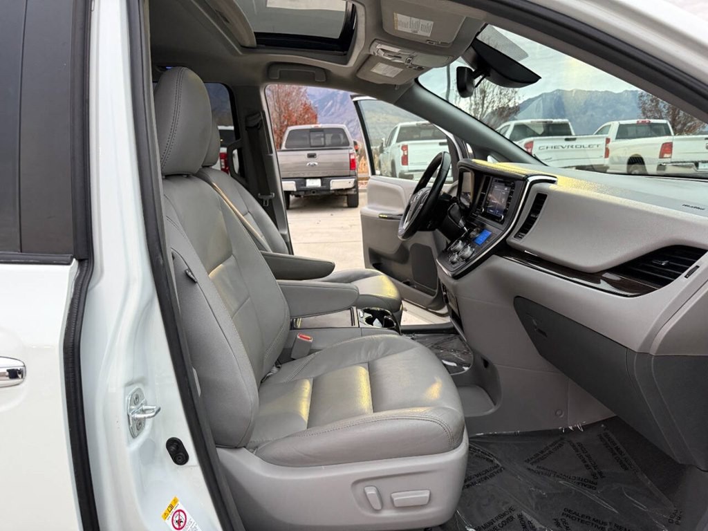 2018 Toyota Sienna Image 25