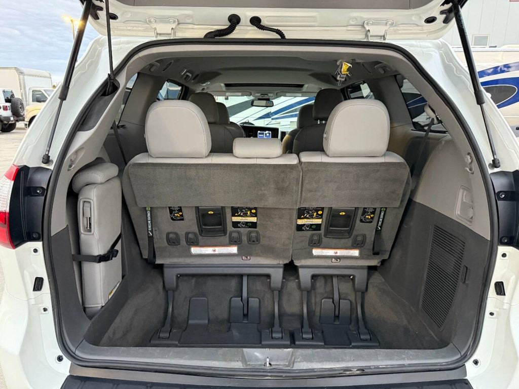 2018 Toyota Sienna Image 26