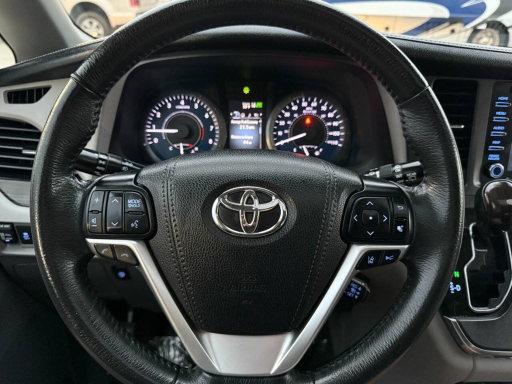 2018 Toyota Sienna Image 30