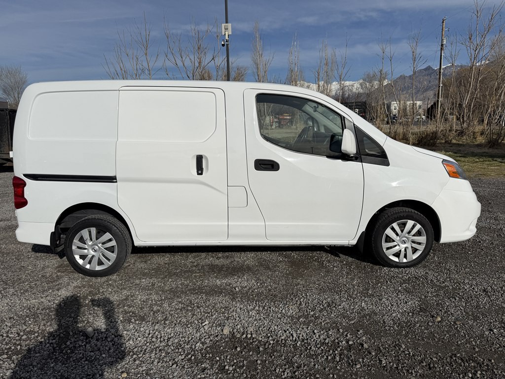 2018 Nissan NV200 Image 2