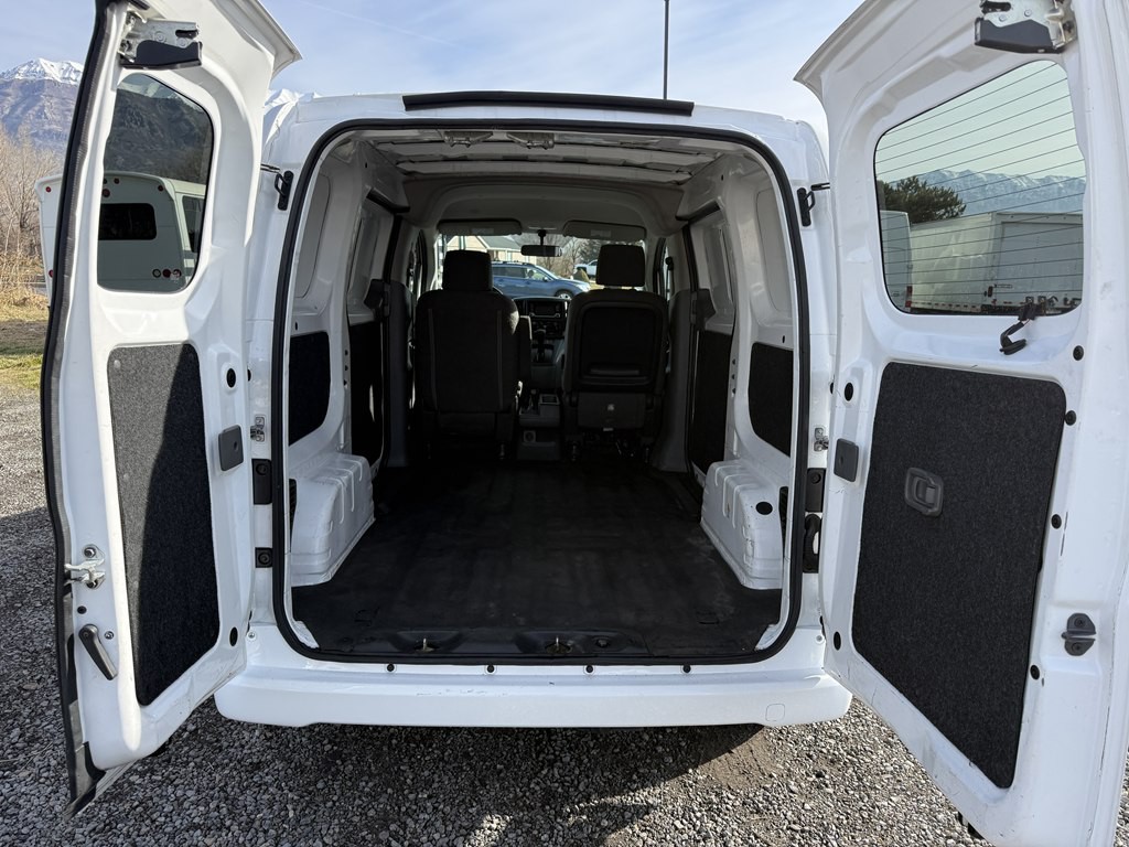 2018 Nissan NV200 Image 19