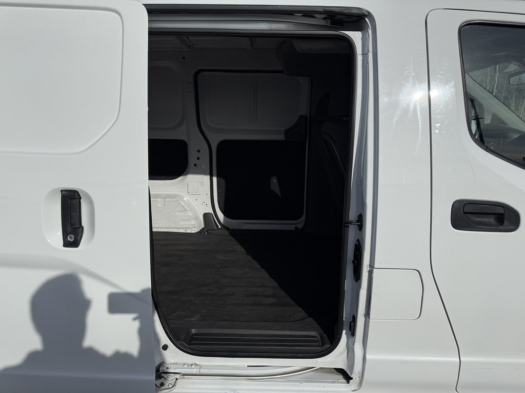 2018 Nissan NV200 Image 22