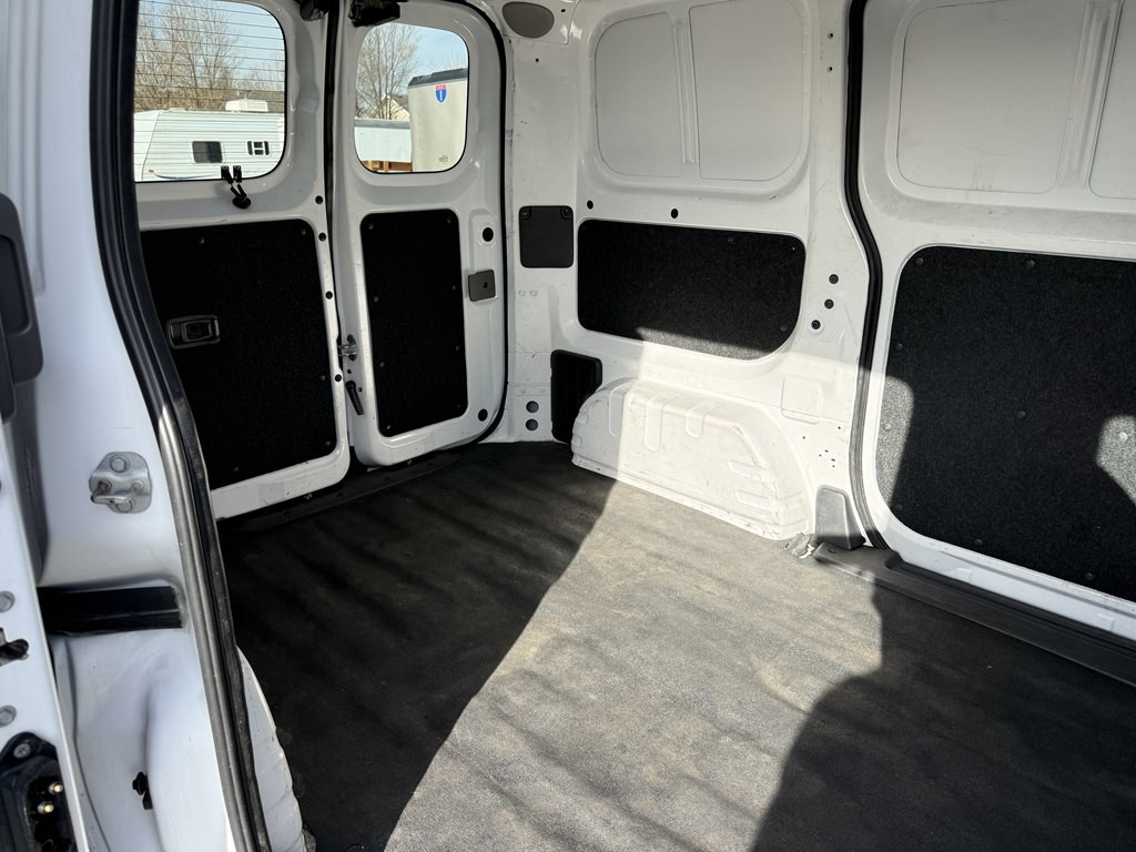 2018 Nissan NV200 Image 23