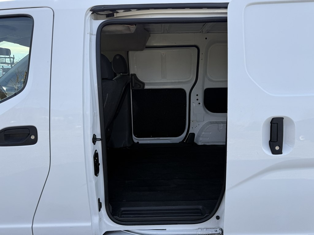 2018 Nissan NV200 Image 24