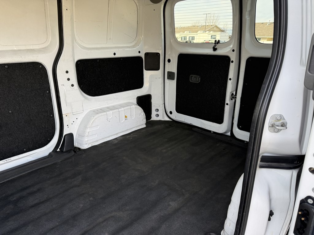 2018 Nissan NV200 Image 25