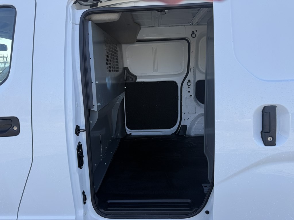 2020 Nissan NV200 Image 25