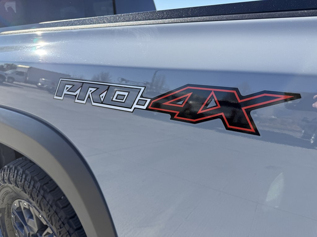 2023 Nissan Frontier Image 9