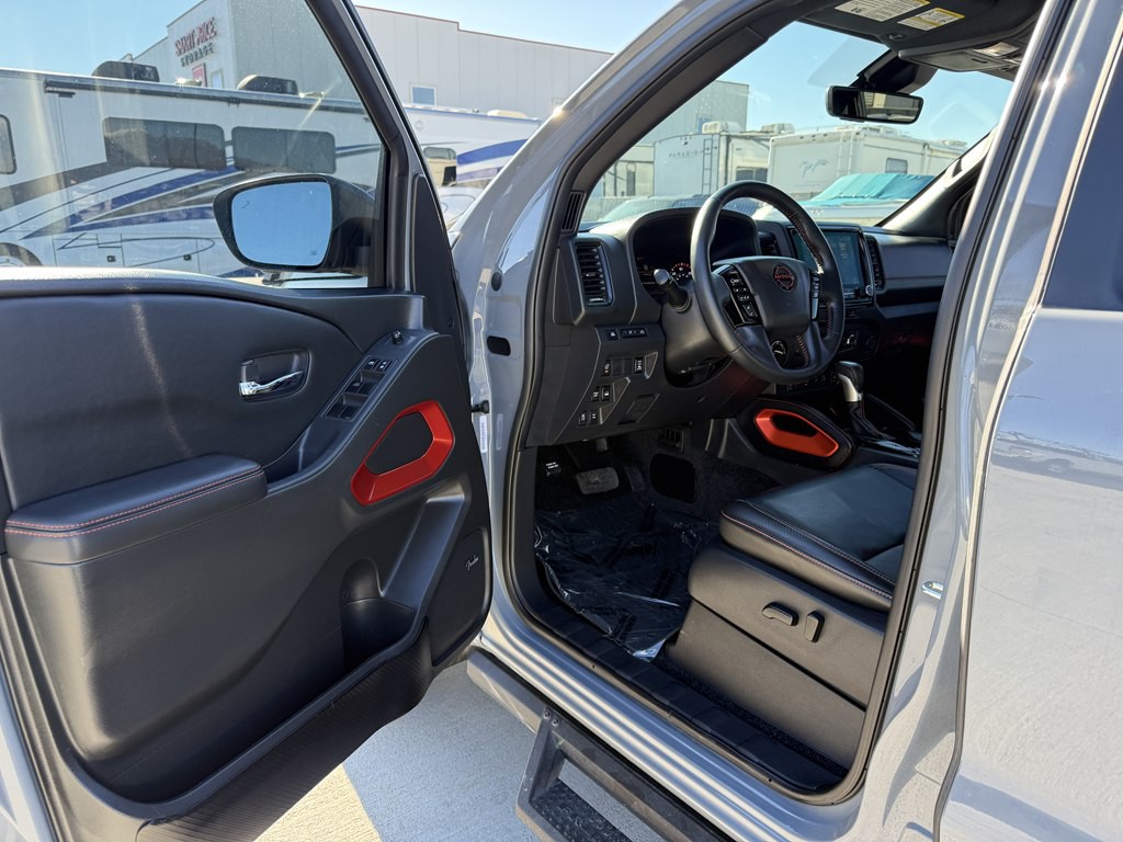 2023 Nissan Frontier Image 14