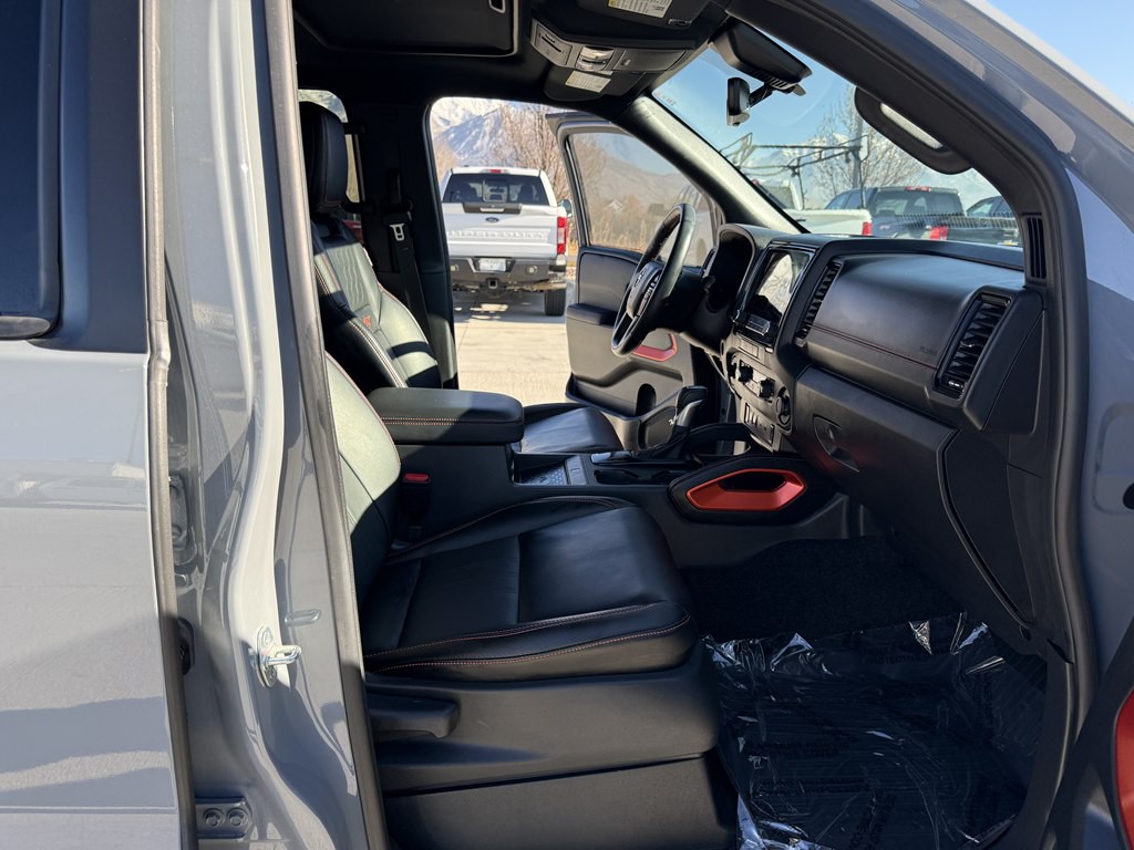 2023 Nissan Frontier Image 22