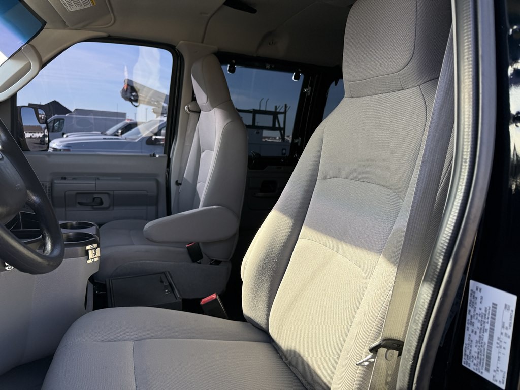 2014 Ford Econoline Image 15