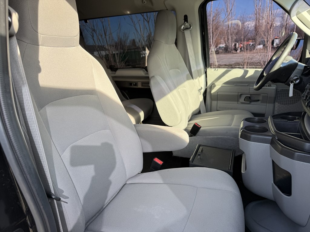 2014 Ford Econoline Image 18