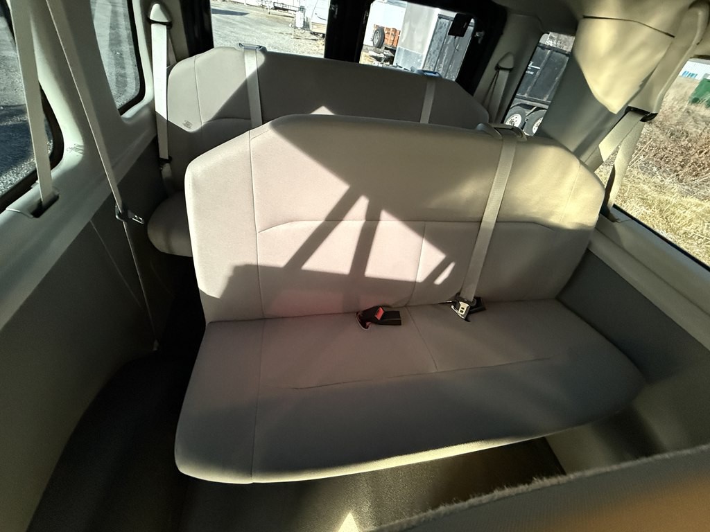 2014 Ford Econoline Image 22