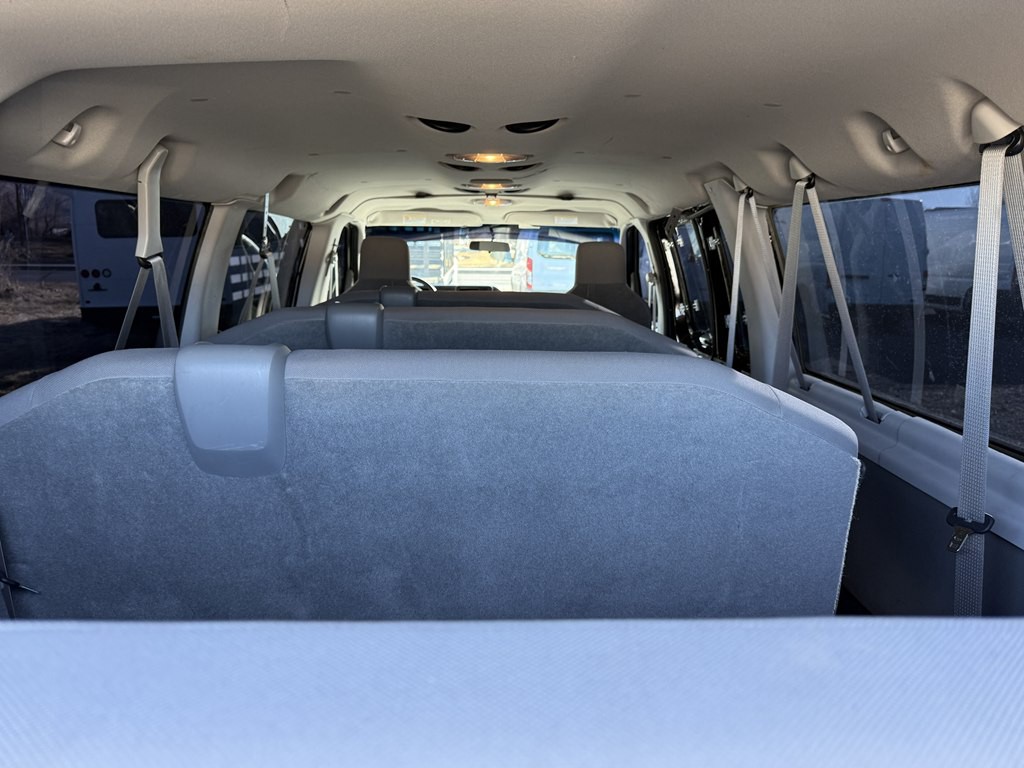 2014 Ford Econoline Image 27