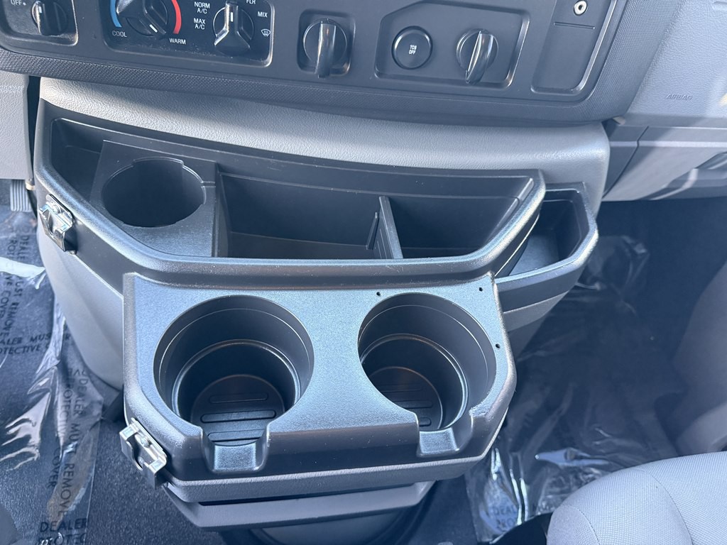 2014 Ford Econoline Image 43