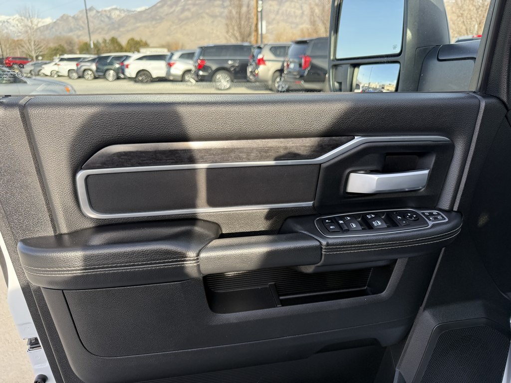 2024 RAM 3500 Image 31