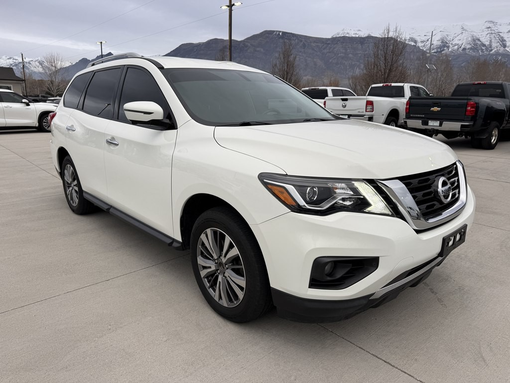 2019 Nissan Pathfinder Image 1