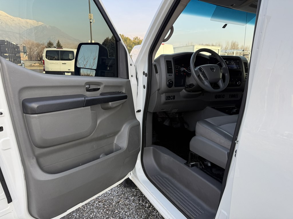 2021 Nissan NV Image 12
