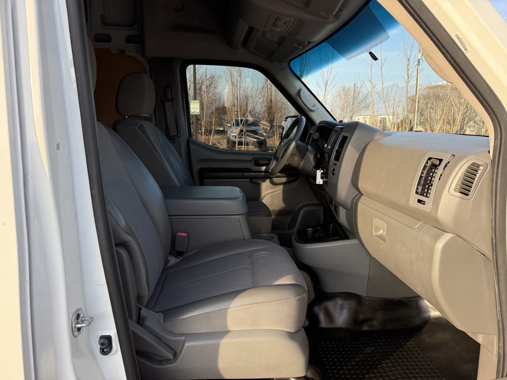 2021 Nissan NV Image 16