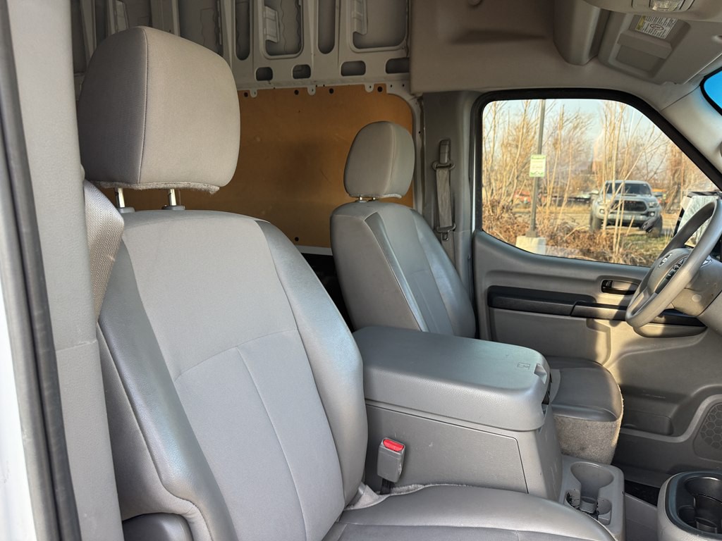 2021 Nissan NV Image 17