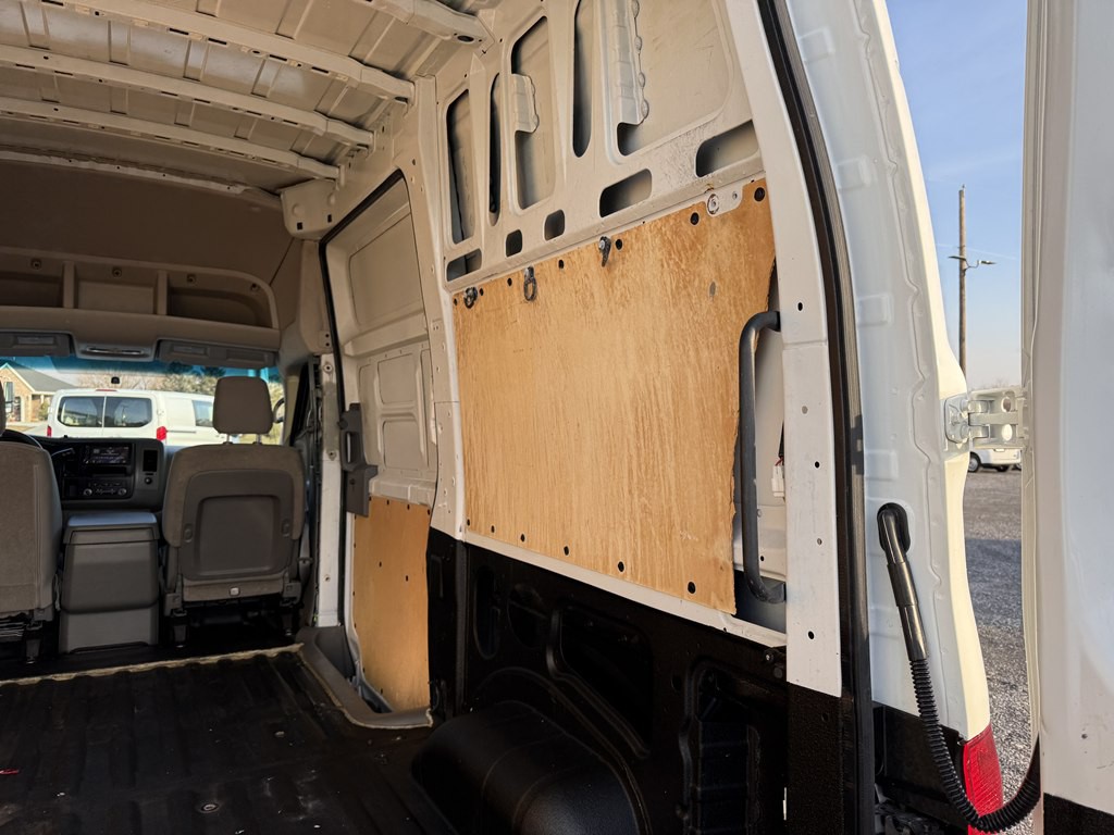 2021 Nissan NV Image 19