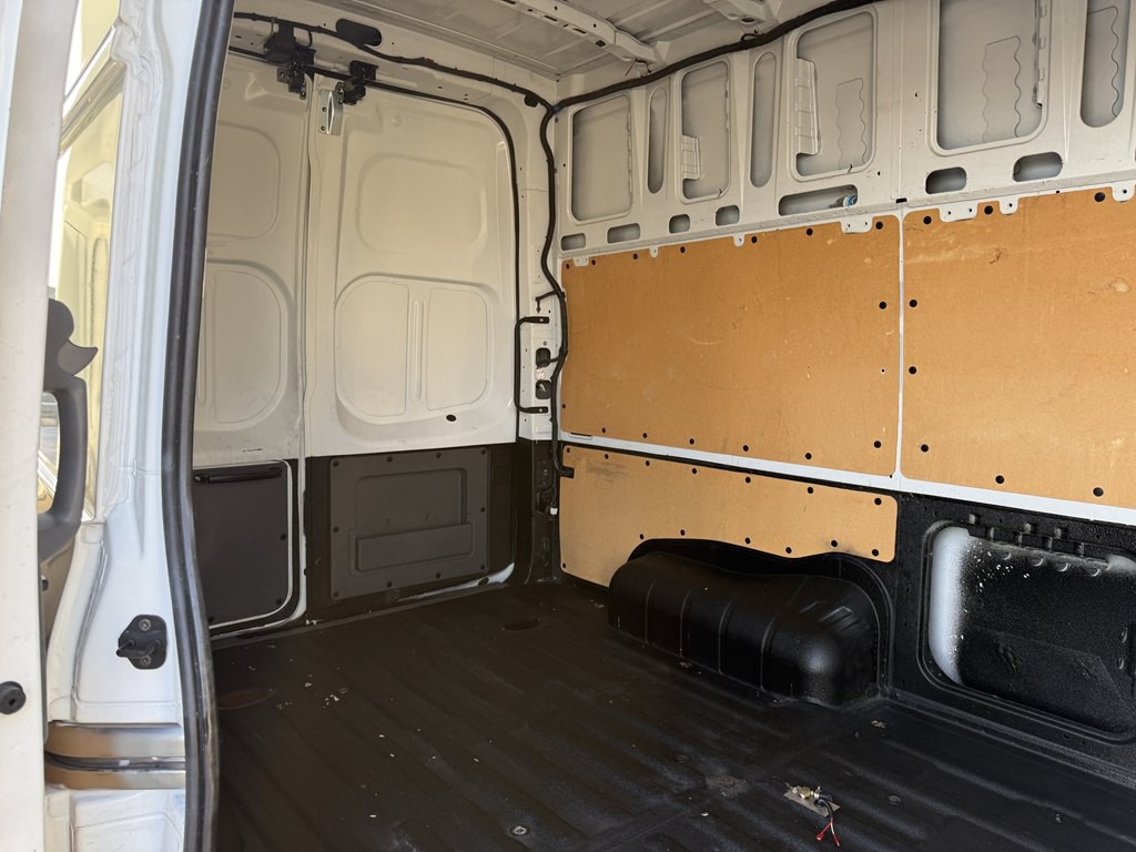 2021 Nissan NV Image 22