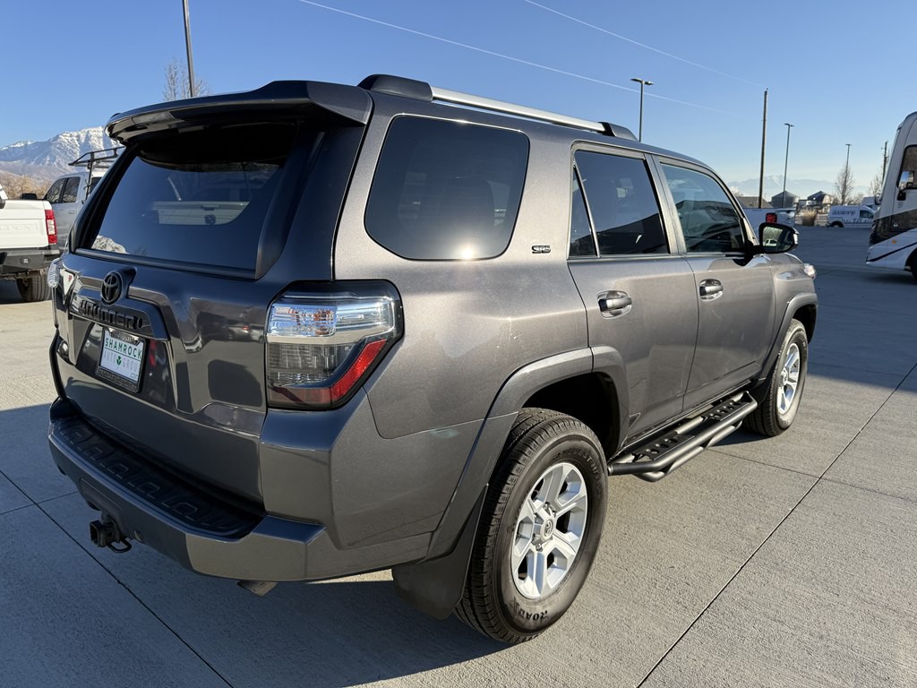 2019 Toyota 4Runner Image 3