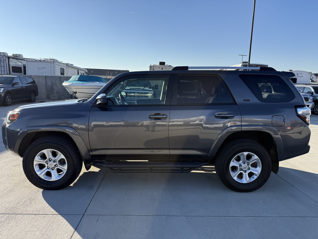 2019 Toyota 4Runner Image 6