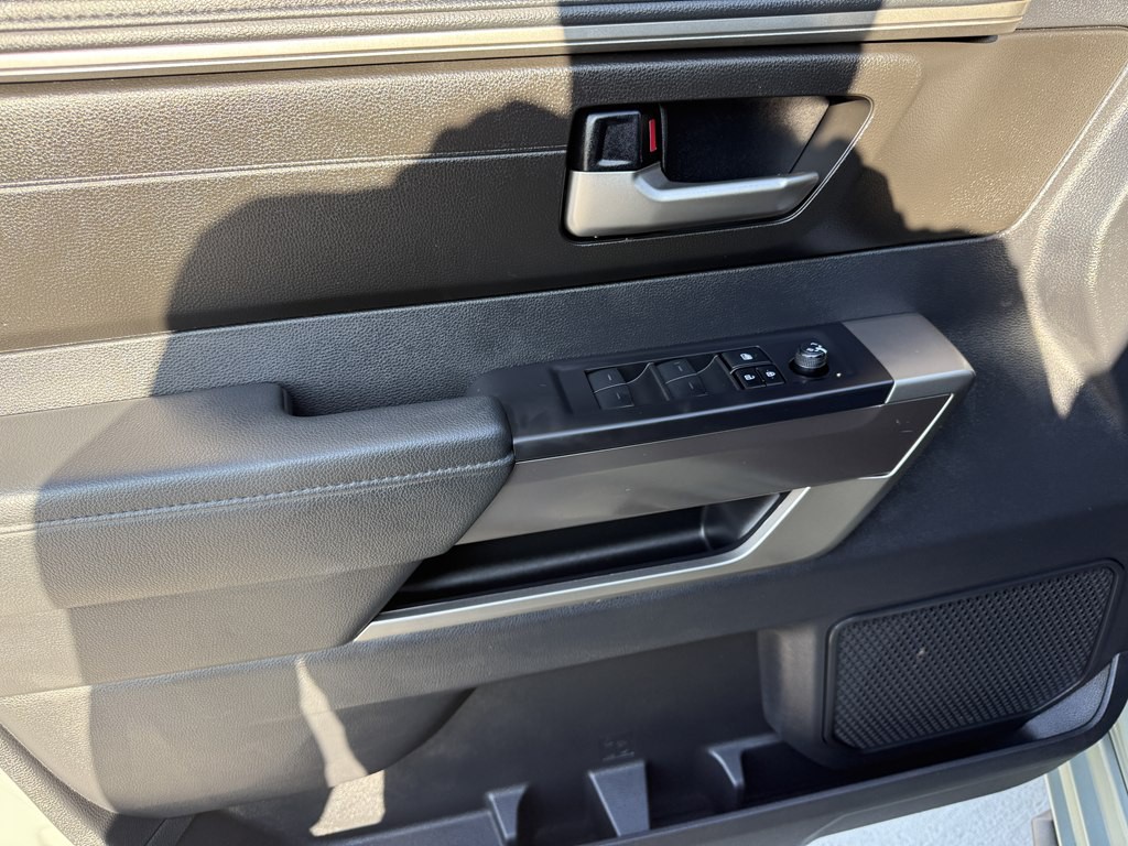 2023 Toyota Tundra Image 32