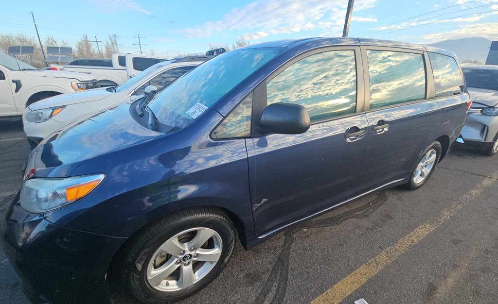2018 Toyota Sienna Image 5