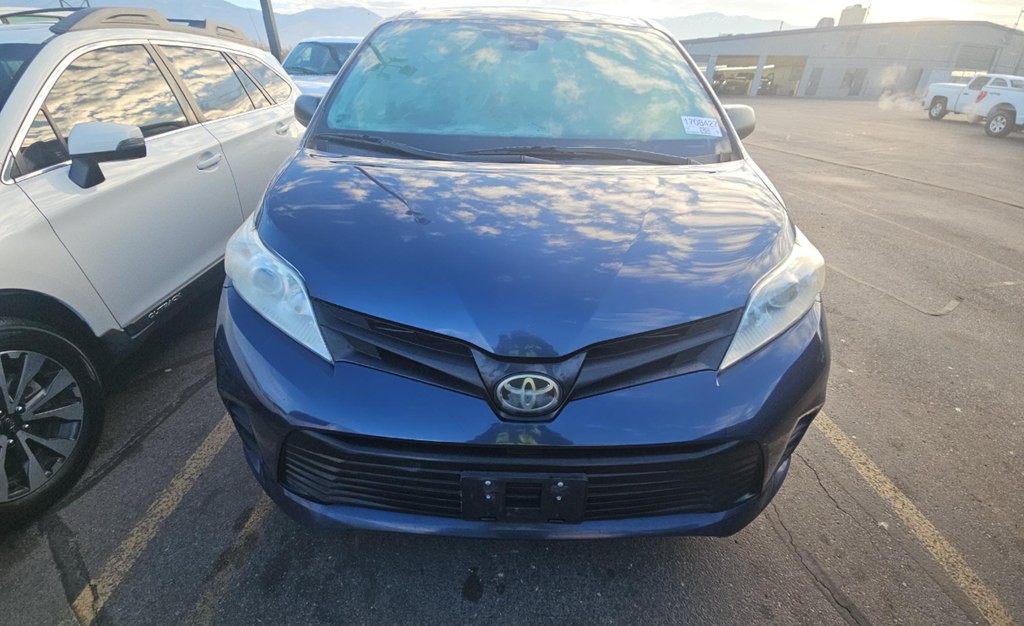 2018 Toyota Sienna Image 6