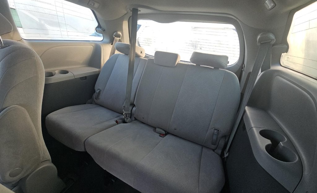 2018 Toyota Sienna Image 9