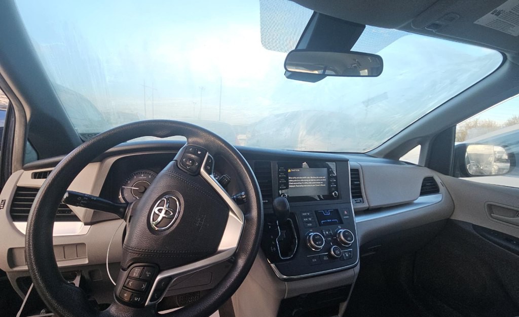 2018 Toyota Sienna Image 12