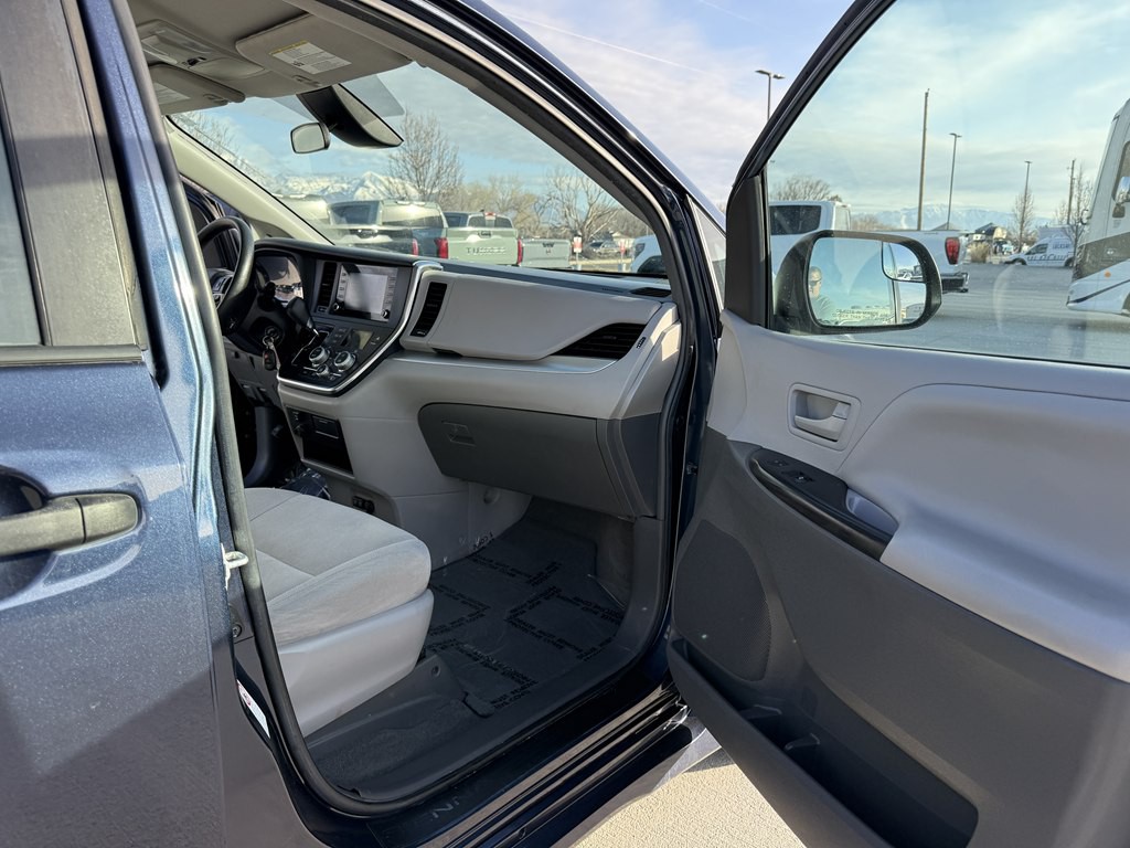 2018 Toyota Sienna Image 22