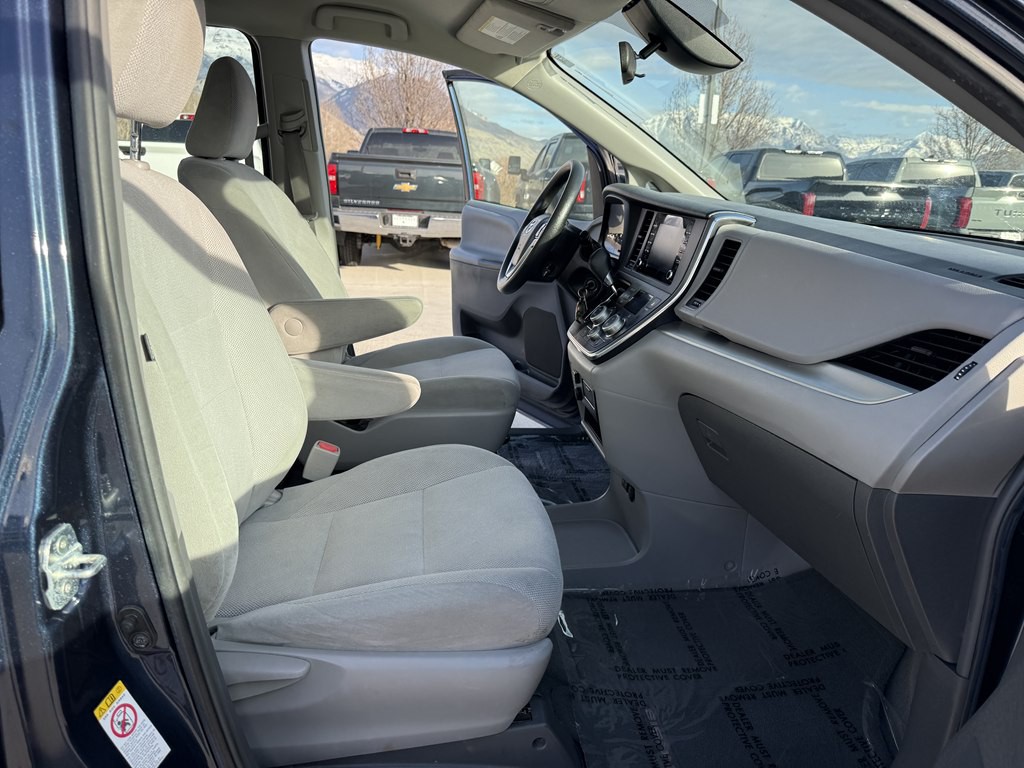 2018 Toyota Sienna Image 23