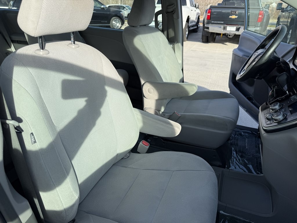 2018 Toyota Sienna Image 24