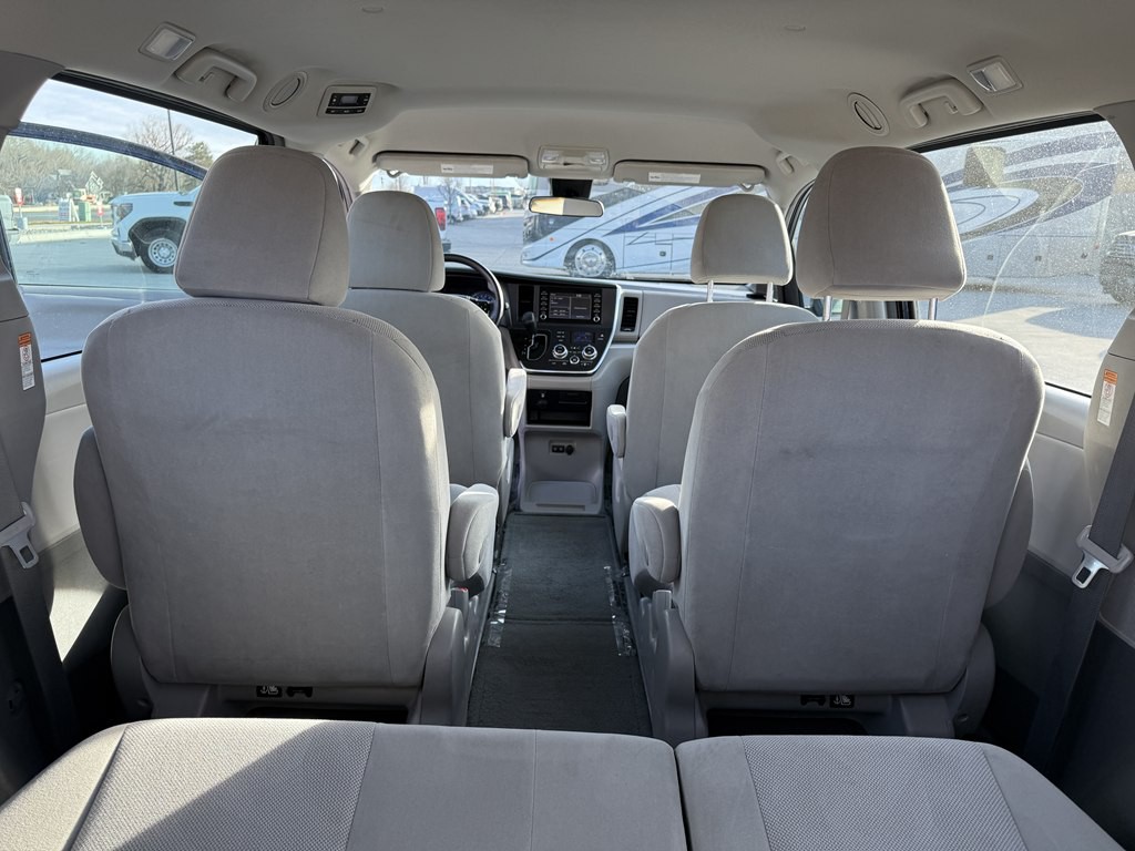 2018 Toyota Sienna Image 29