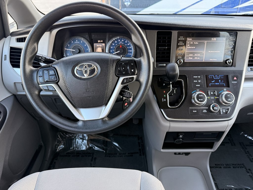 2018 Toyota Sienna Image 31