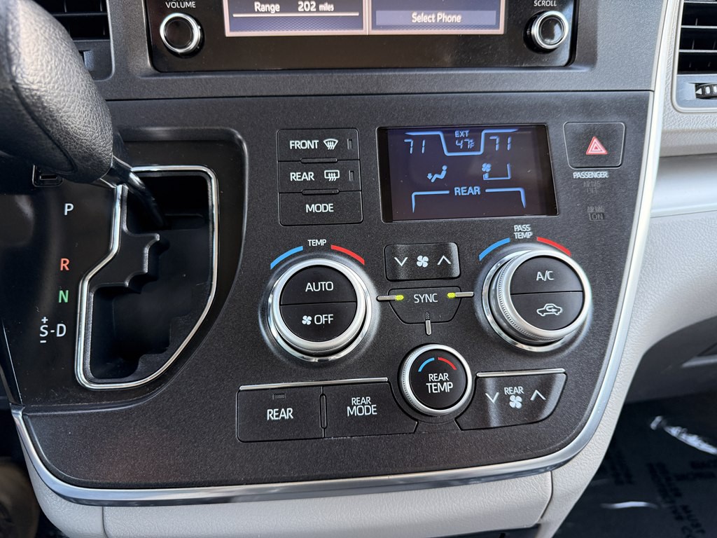 2018 Toyota Sienna Image 40