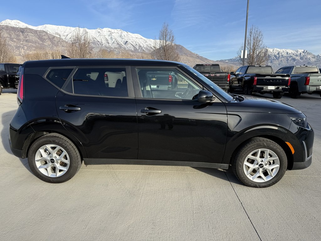 2024 Kia Soul Image 2