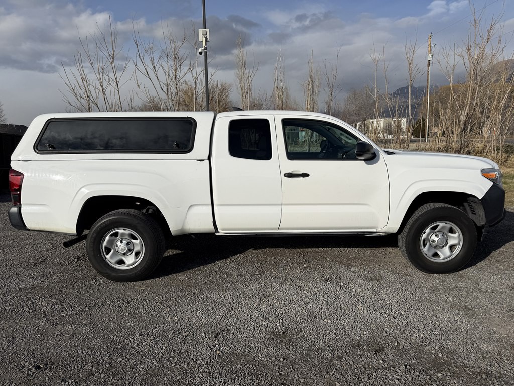 2019 Toyota Tacoma Image 2