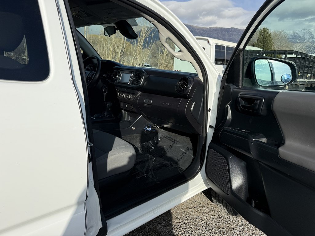 2019 Toyota Tacoma Image 18