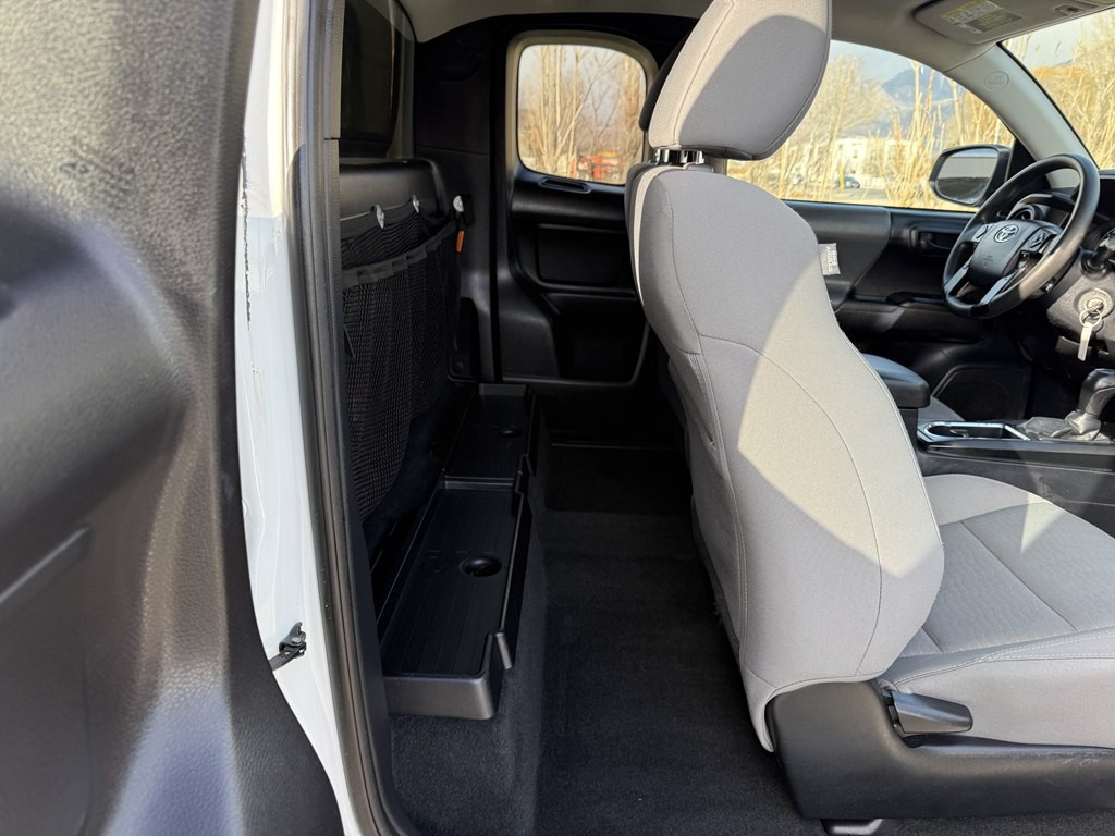 2019 Toyota Tacoma Image 21