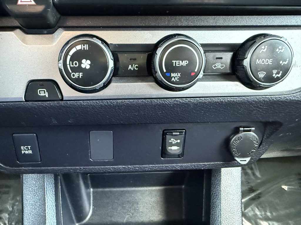 2019 Toyota Tacoma Image 39