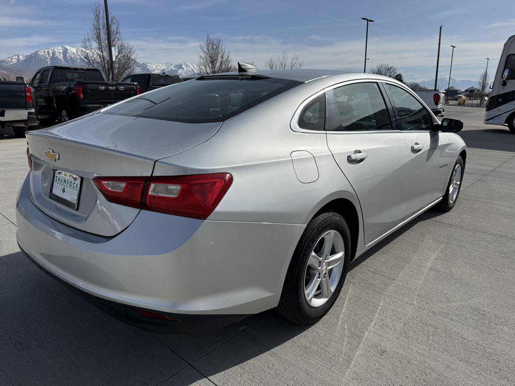 2019 Chevrolet Malibu Image 3